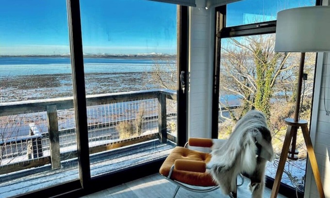 Newtownards Cabin | Brent lodge - luxury hill top living by the water