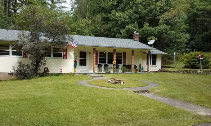 Cedar Mountain House | Brevard, DuPont State Forest, Pretty Place, Waterfalls and Mountain Biking