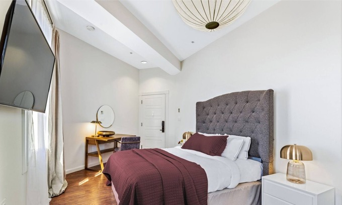 Downtown Baltimore Hotel | Brexton Hotel | Touchless Gorgeous Studio