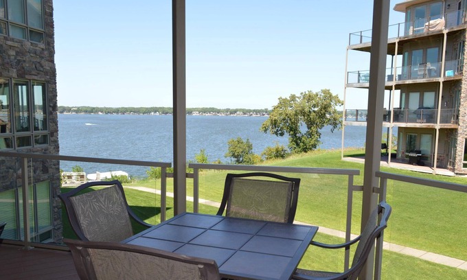 Center Grove Villa | Bridges Bay Resort Newport Building 202