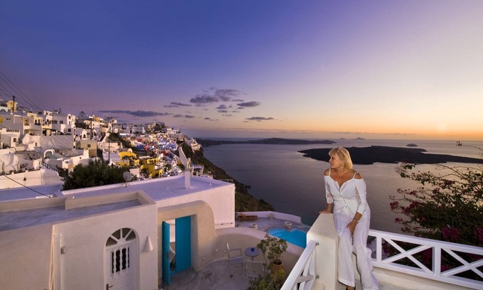 Firostefani Apartment | BRIGA VILLAS Studio 2 - private terrace. Astonishing view of Caldera/volcano