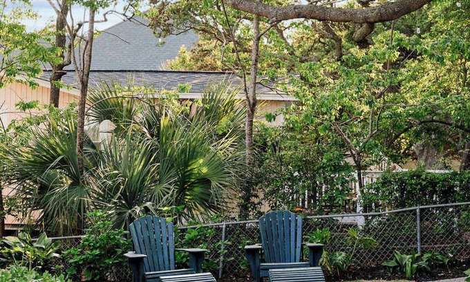 Folly Beach House | Bright 3-Bed Cottage w/Grill, Steps to the Beach!