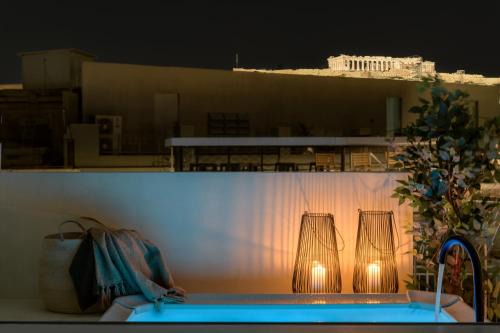 Monastiraki Apartment | Bright Acropolis Loft Plunge Pool