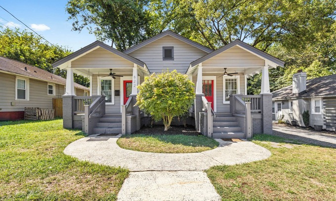 Villa Heights Cottage | Bright and Modern Close to Everything