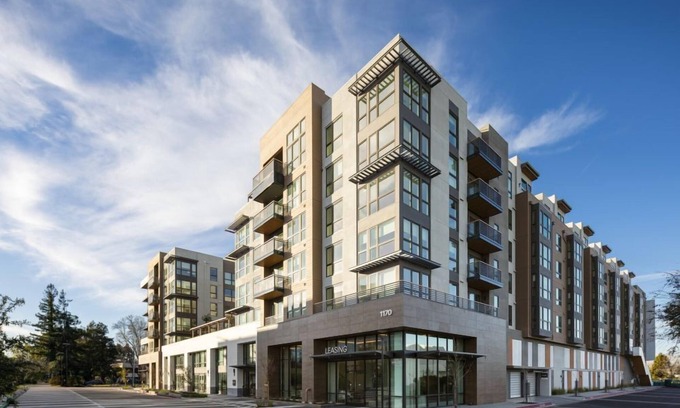 Mountain View Condo | Bright Avelle 2BR Condo | Family Friendly, Pool & Hot Tub