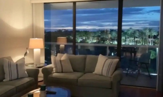 Aventura Apartment | Bright Condominium in great South Florida location