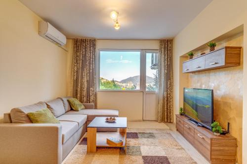 Smolyan Apartment | Bright retreat with Balcony & Mountain Views by Flat Manаger