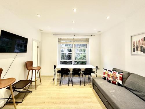 Wapping Apartment | Bright Shadwell Ground Floor Flat