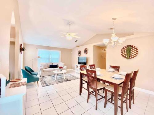 Tallahassee House | Bright & Spacious Getaway in Lovely NE Tallahassee