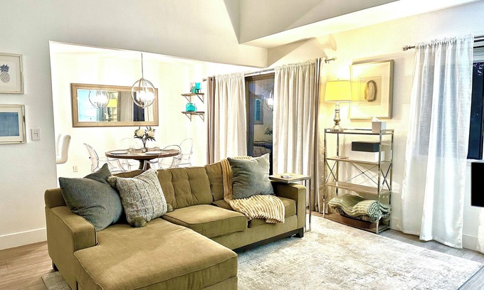 Edenvale Condo | Bright Spacious Tree Lined Condo