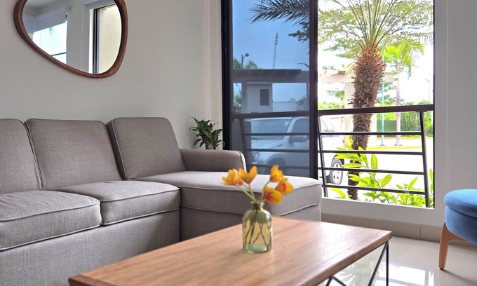 Samborondon Apartment | BRILLANTE, PISCINIA, SEGURO Samborondón