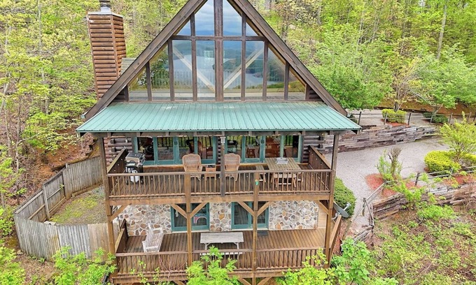 Eagles View Cabin | Brillant’s Bunk of the Blue Ridge Mountains- by Chatuge Home Concierge Lake view, mountain view