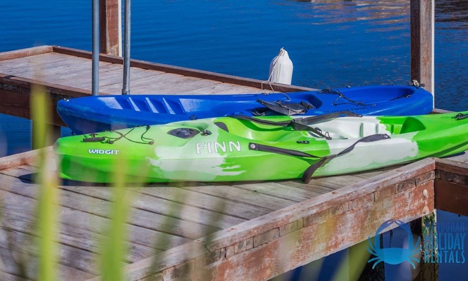 Wannanup House | Bring the Boat and enjoy the elegance of canal living