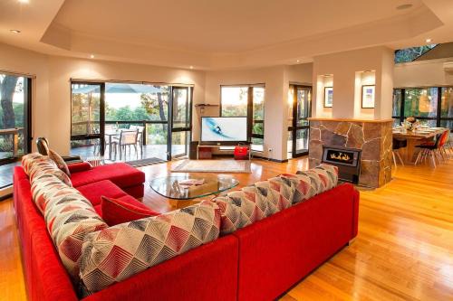 Yallingup House | Bringa - Spacious Bushland Retreat with Scenic Views