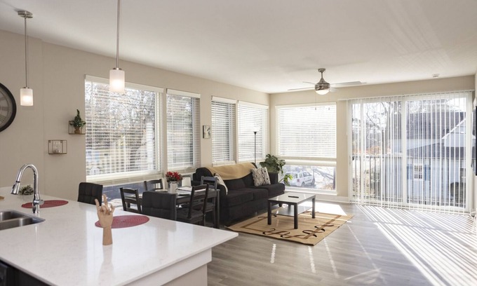 Indianapolis Condo | Broad Ripple's Best Kept Secret 2BR w/FREE PARKING