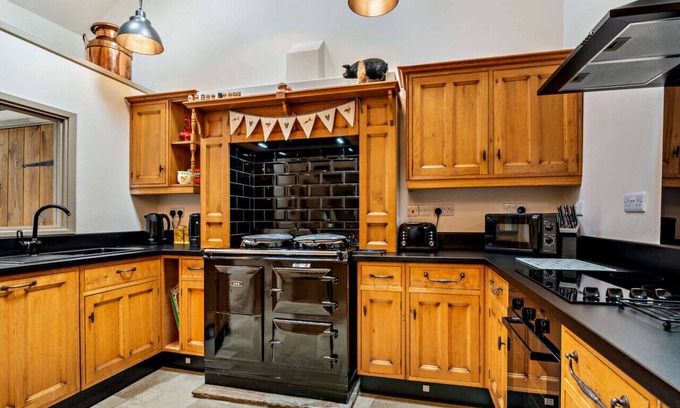 North Bitchburn House | Broats Barn - Two Bedroom House, Sleeps 4