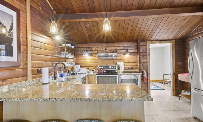 West Dover Hotel | Brook Bound Inn