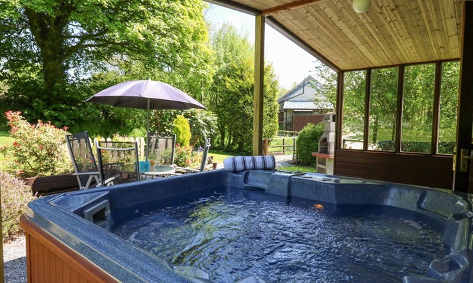 Llandysul Cottage | Brook Lodge