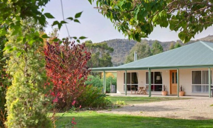 Myrrhee House | Brookfield Guesthouse