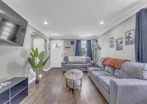 Brooklyn House | Brooklyn Townhome Updated Kitchen Sleeps 4