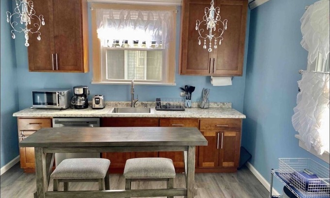 Maple Heights House | brunch house