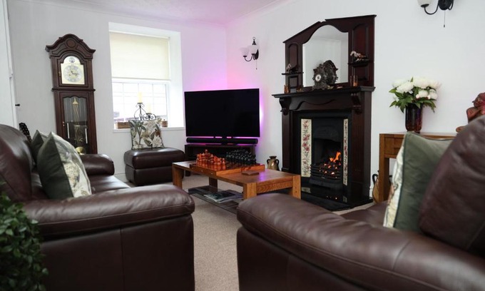 Bont Newydd House | Bryn Derwen