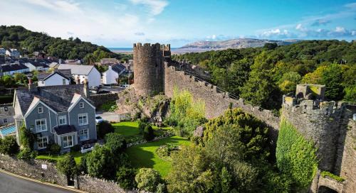 Conwy House | Bryn Guest House