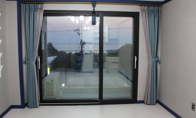 Surak-tong House | Buan Geumgangsanbapdyeom Pension