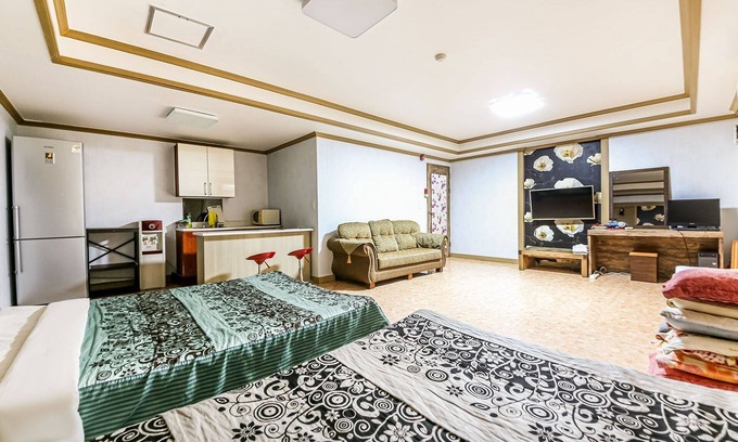 Chungmak-tong Hotel | Buan Gyeokpo Chaeseok Resotel Oakville