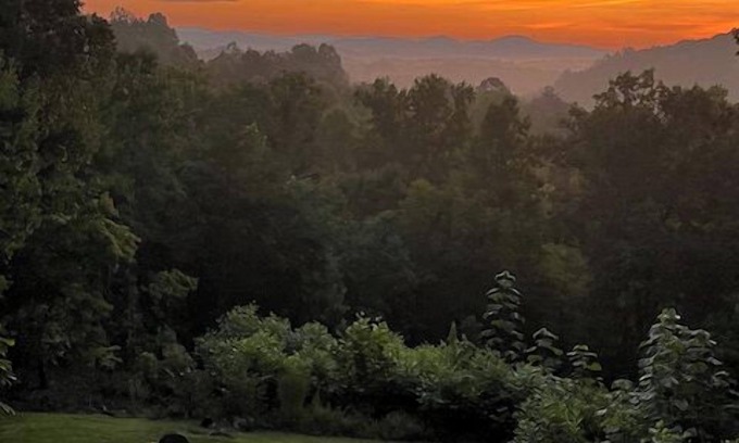 Cleveland Cabin | Buckhead Lodge - Tri-Level Cabin with Mountain Views