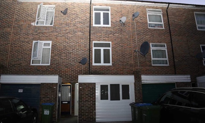 Woolwich Common Ski Chalet | Budget Ensuite Room Woolwich