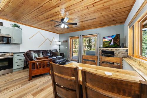 Fall River Estates Apartment | Bugle Pointe B12 by Estes Park Condos