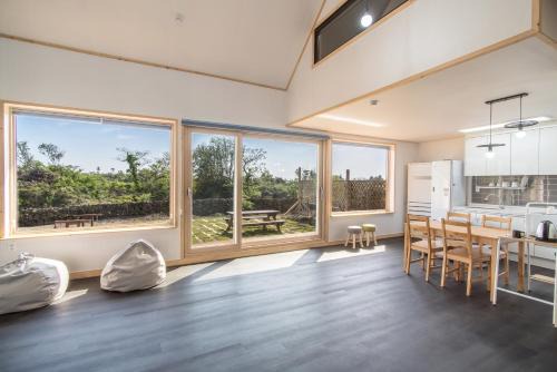 Hallim House | Built in Garage Jeju