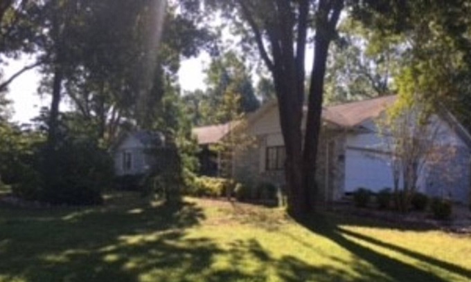 Lakeview House | BULL SHOALS, WHITE RIVER. ASK ABOUT SPECIAL LONG TERM WINTER RATES.