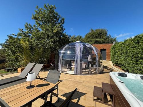 Bathernay Bed & Breakfast | Bulle StelléA 26 m2, SPA Privatif au domaine CollinéA