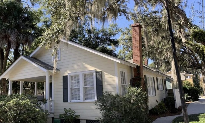 Historic District House | Bungalow in the Historic District-walking distance to downtown & the waterfront!