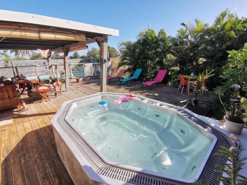 Saint-Francois Apartment | Bungalow La Perle - Jacuzzi - Piscine