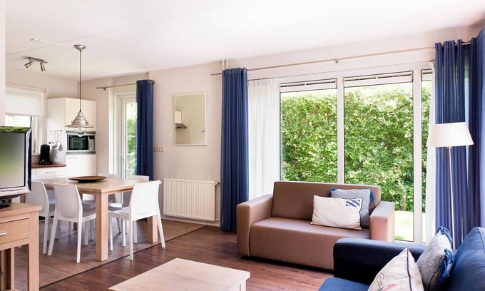 Eernewoude House | Bungalow near Alde Feanen UNESCO Site