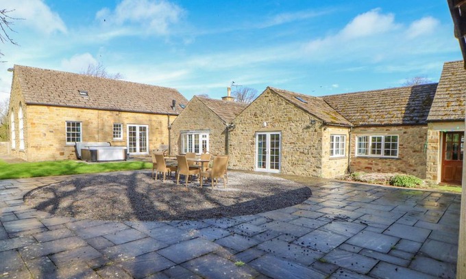 Greta Bridge House | Burns Cottage