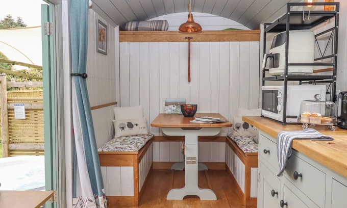 Swimbridge Cottage | Burr 1 Shepherds Hut
