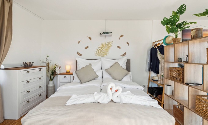 Brugg Apartment | Business I Family Apartment - Aare view, near old town I Terrace + parking lot