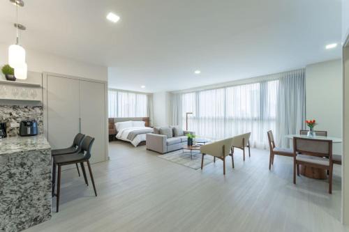 Costa del Este House | Business Loft with Park View