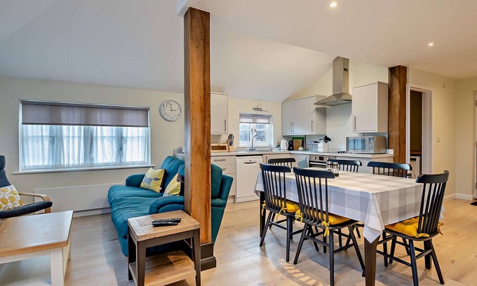 Wickhambrook House | Butler's Barn - Two Bedroom House, Sleeps 4