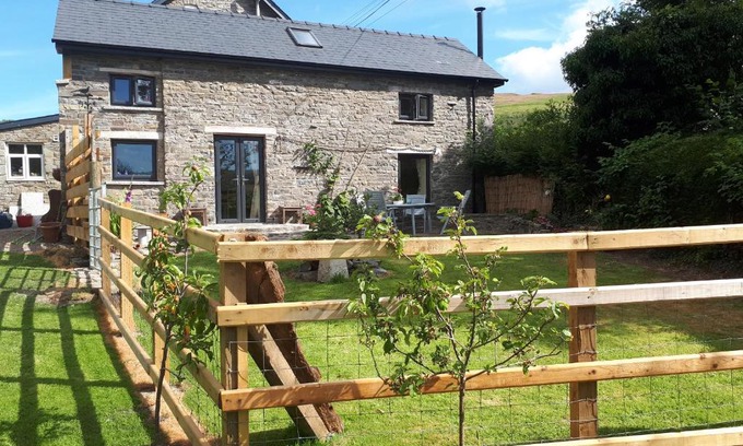 Builth Wells House | Buzzards Breg