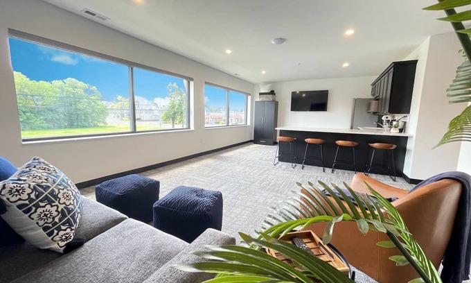 Sandusky Hotel | By Cedar Point SportsForce ADA Compliant Sleeps 5