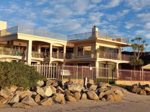 Langebaan Apartment | By The Beach - Beachfront Apartment & Home