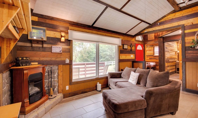 Lake Lafayette Cabin | 'Byrd's Nest' Lake Lafayette Escape w/Fire Pit