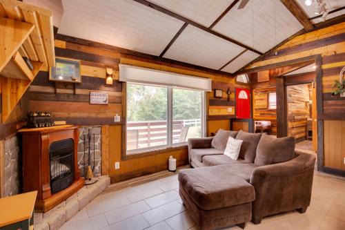 Lake Lafayette House | Byrds Nest Lake Lafayette Escape with Fire Pit