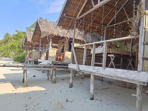 Raja Ampat House | byuk Beya homestay