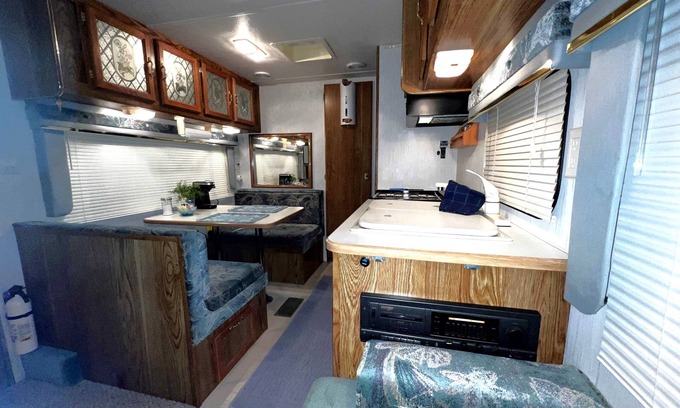 Burns House | C R Camper - Gateway Getaway